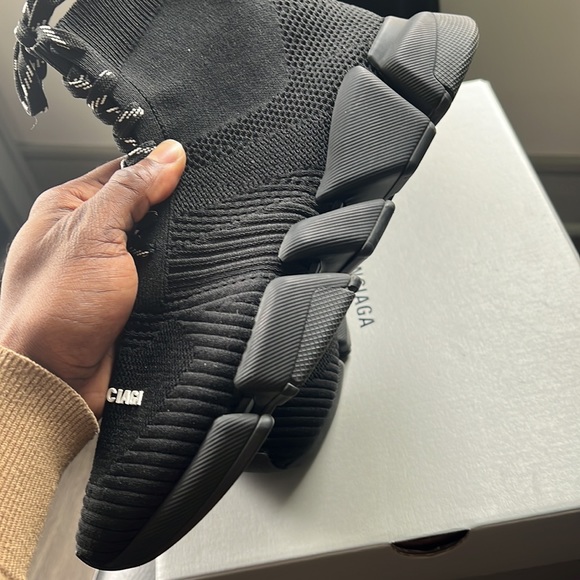 MEN'S SPEED 2.0 LACE-UP RECYCLED KNIT SNEAKER IN BLACK - Picture 3 of 6